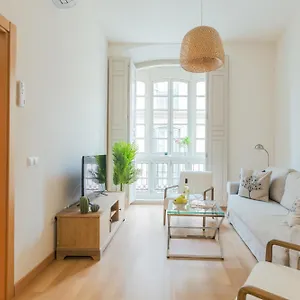 apartamentos-malaga-flat.hotelsinnerja.org/